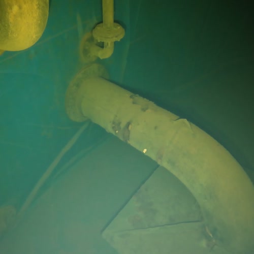 Sprinklertank-Inspektion: Stahltank, 15 Jahre – Saugrohre Antiwirbelplatte Korrosion Inspektionsaufnahme